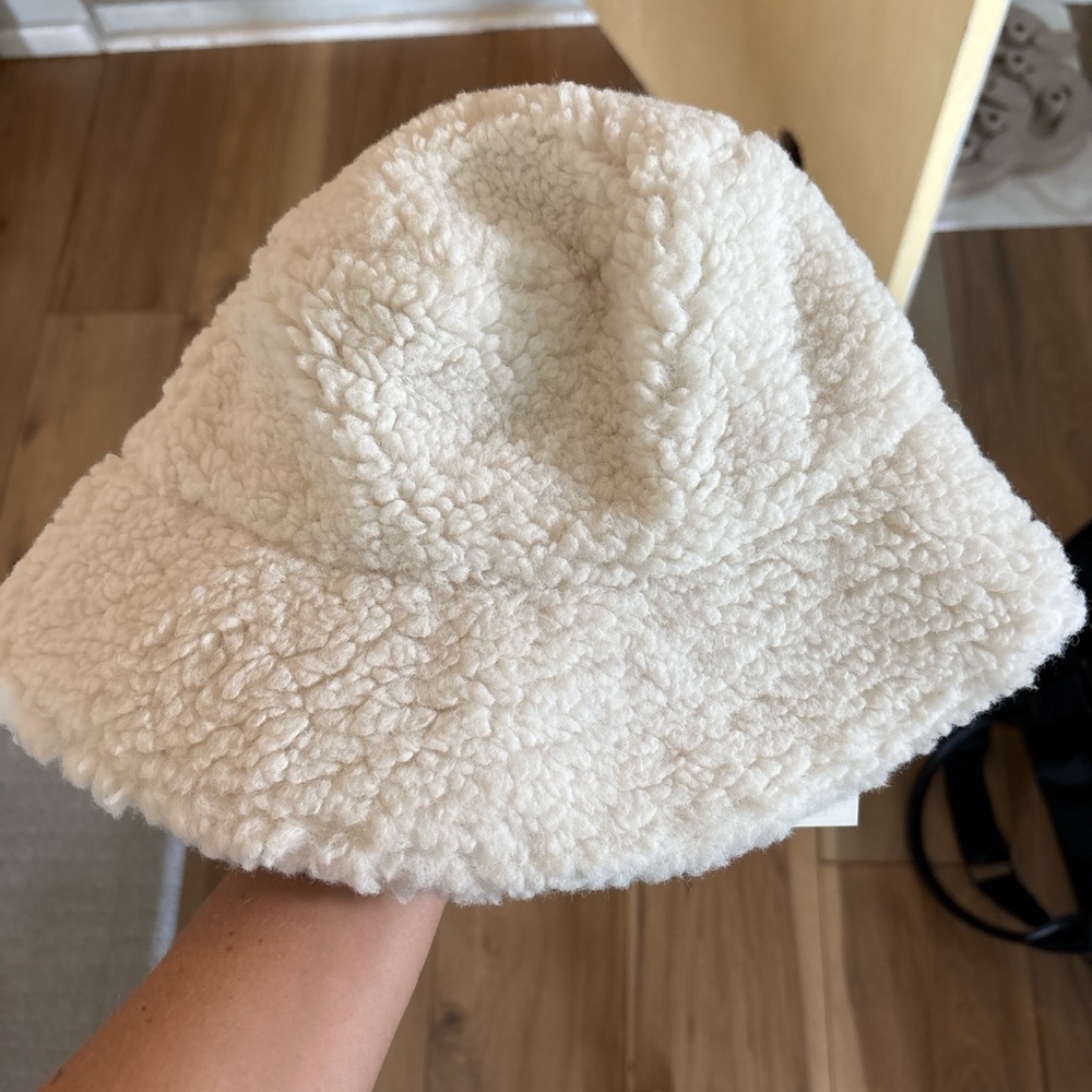 Lack of color bucket hat